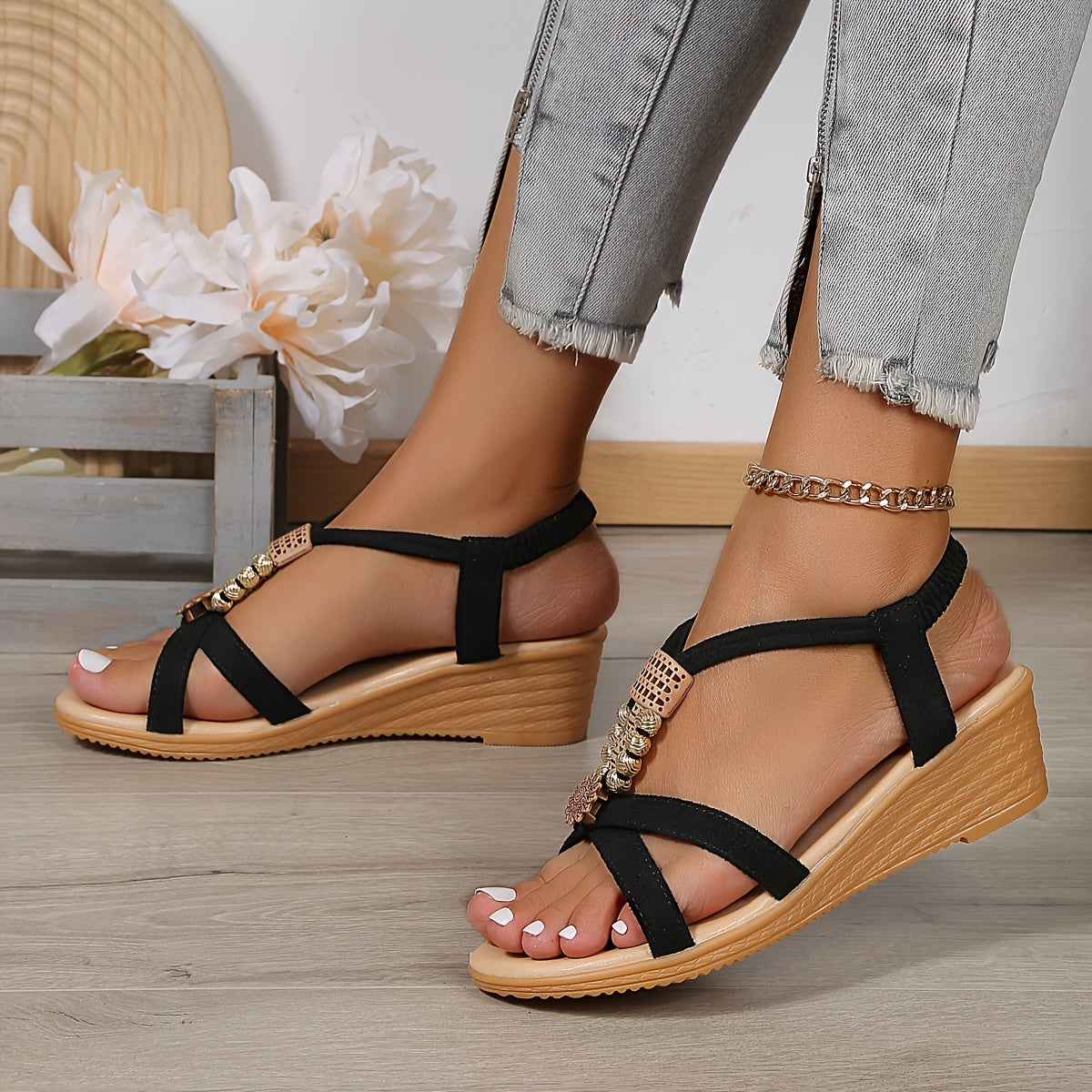 2025 New Elegant Womens Pearl Decoration Wedge Sandals Rubber Soft Bottom Casual Thick Bottom Toe Covering Ankle Strap Sandals